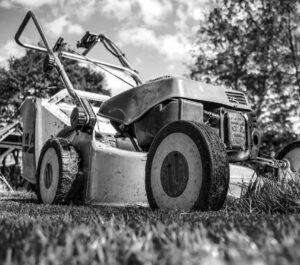 Blog-kkm-handel-at_Start-in-die-Gartensaison_So-machen-Sie-Ihre-Gartengeraete-fit_sw