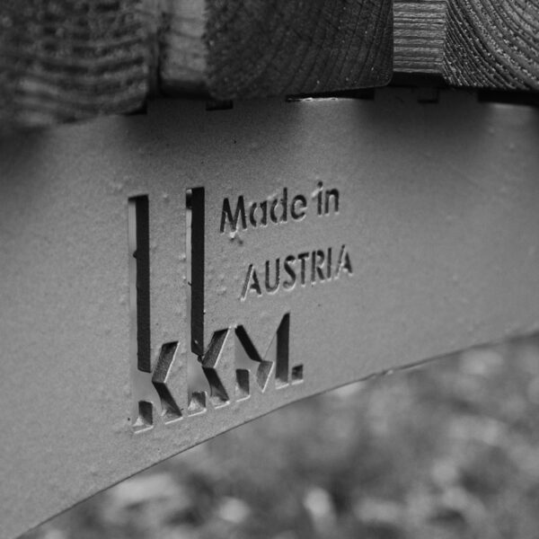kkm OG - Gartenliege geschwungen aus Metall und Holz - Detailansicht